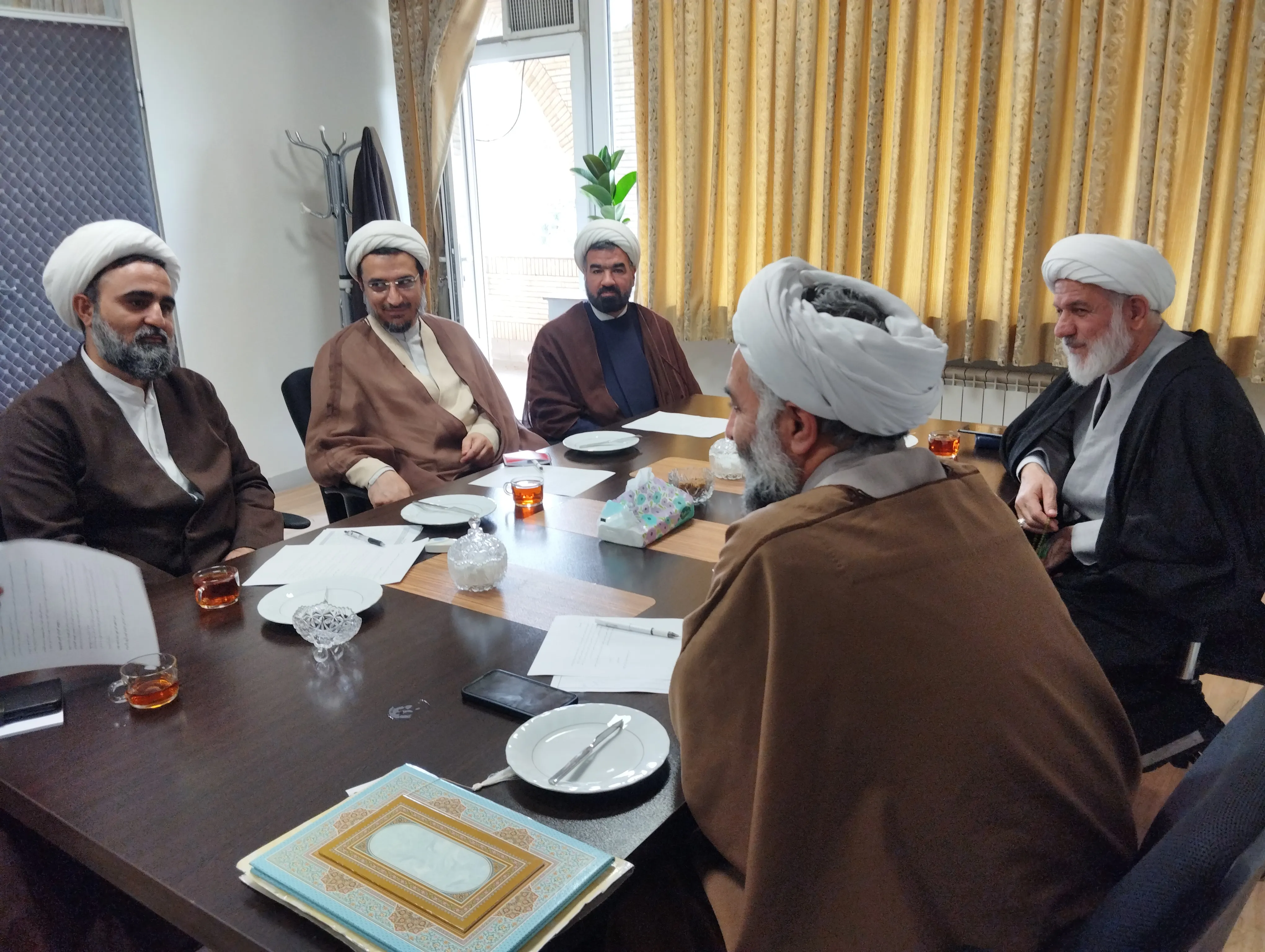 برگزاری نخستین جلسه مدیران مدارس علمیه تبریز با مدیر حوزه‌های علمیه+ تصاویر