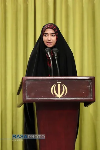 دیدار دانش&zwnj;آموزان و دانشجویان با مقام معظم رهبری