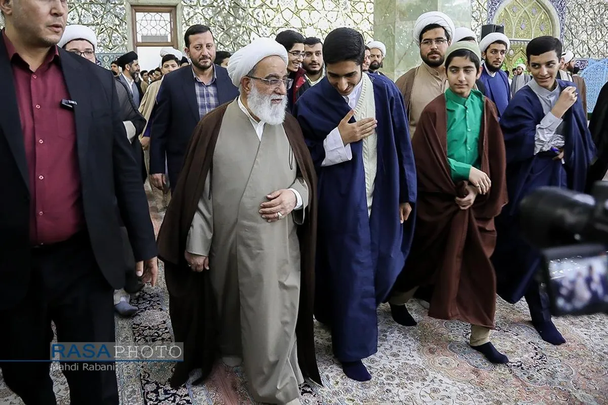 گردهمایی اساتید و طلاب مجموعه مدارس علمیه آل یاسین (علیهم&zwnj;السلام) و موسسات پژوهشی تابعه و جشن عمامه گذاری تعدادی از طلاب با حضور و سخنرانی آیت الله شب زنده دار