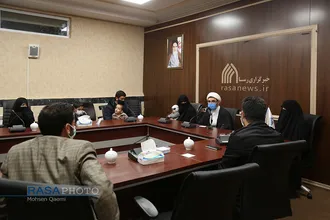 تجلیل از طلبه جهادی فعال در بیمارستان&zwnj;های کرونایی به مناسبت روز پرستار