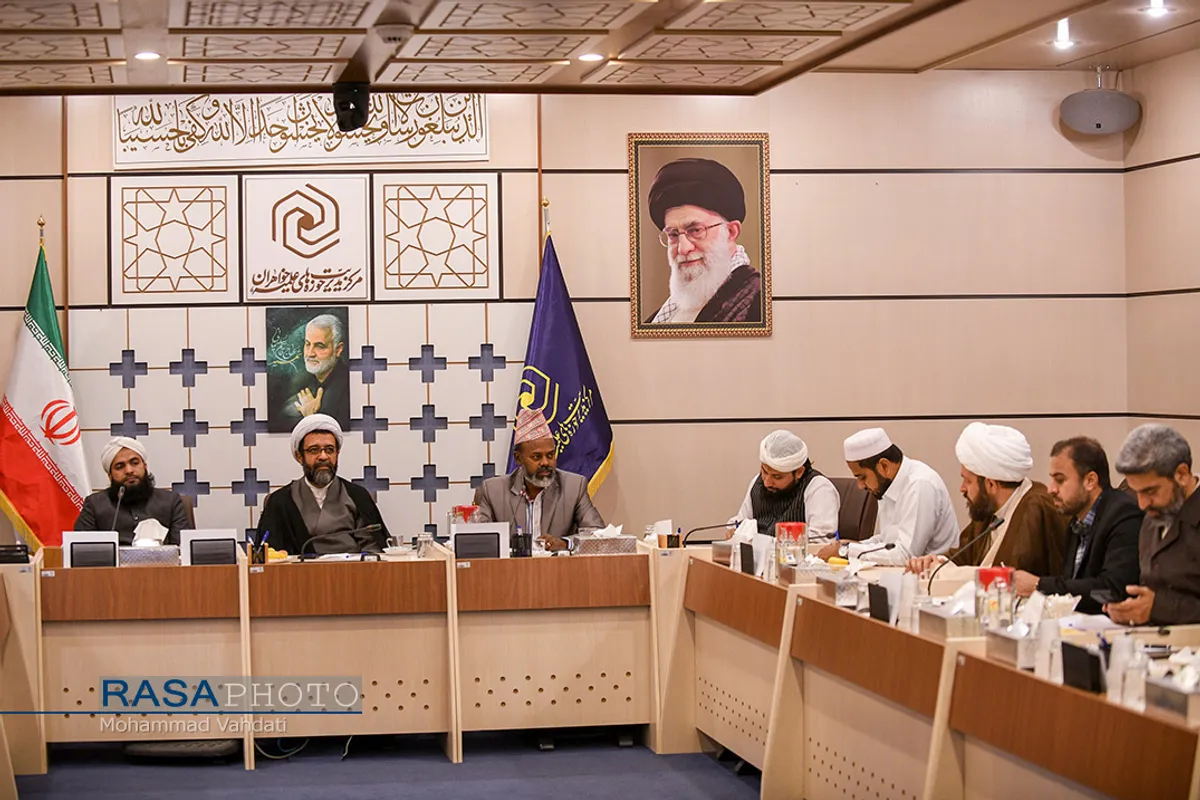 نشست امام خمینی (ره) احیاگر هویت زن مسلمان