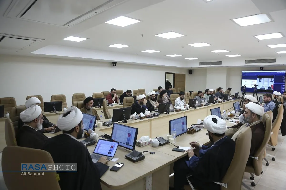 نشست علمی تحلیل فنی و فقهی زیست مجازی ایرانیان
