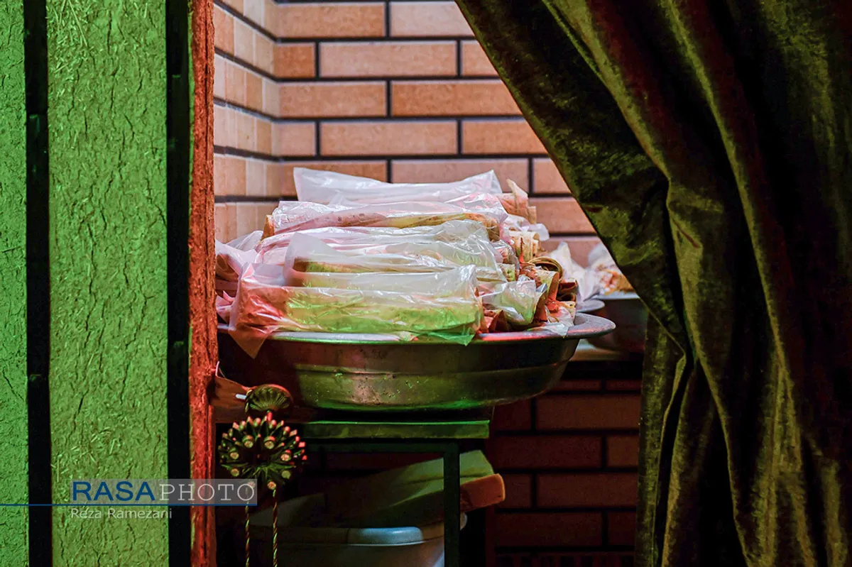 افطاری ساده و مردمی در قم