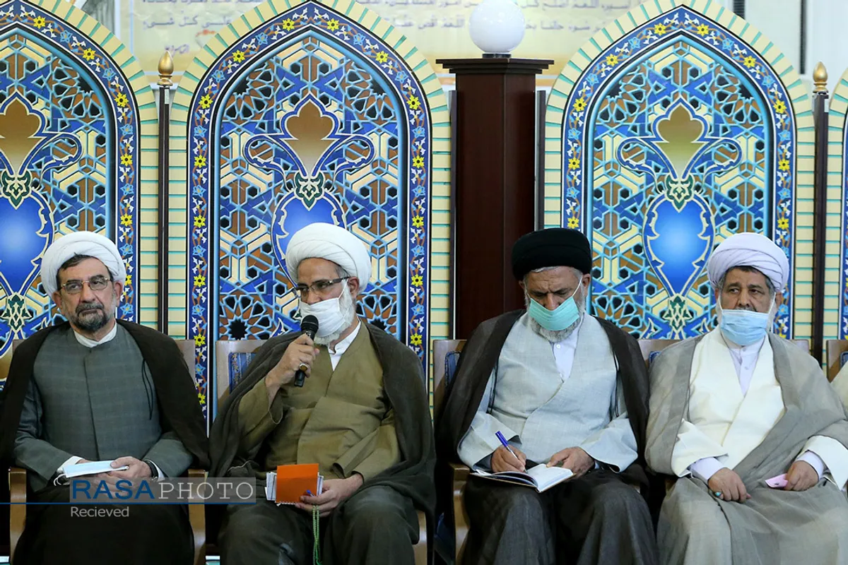 دیدار جمعی از علما و شخصیت&zwnj;های حوزوی با رئیس جمهور