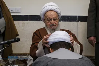 جشن&zwnj;های عمامه&zwnj;گذاری طلاب حوزه علمیه قم در بیوت مراجع تقلید و  علما