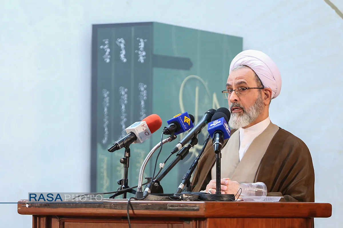 آیین رونمایی کتاب شرح نهج البلاغه متن بیانات حضرت آیت الله خامنه&zwnj;ای با سخنرانی آیت الله اعرافی مدیر حوزه علمیه