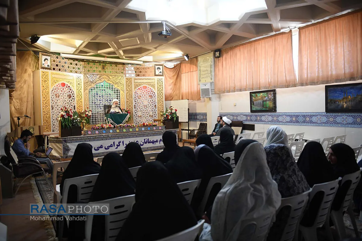 دیدار دانشجویان دانشگاه شهید بهشتی با آیت الله شب زنده&zwnj;دار