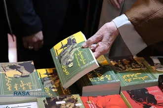 بازدید رهبر معظم انقلاب از سی و پنجمین نمایشگاه بین&zwnj;المللی کتاب تهران