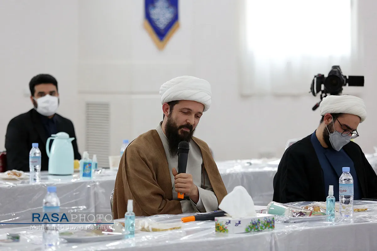 نشست هم اندیشی برگزار کنندگان جشن&zwnj;های زیر سایه خورشید با مدیران مدارس علمیه مشهد&lrm;&lrm;