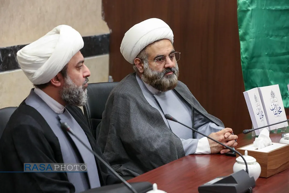 رونمایی از کتاب "درسنامه اصول و روش مواجهه با مخالفان"