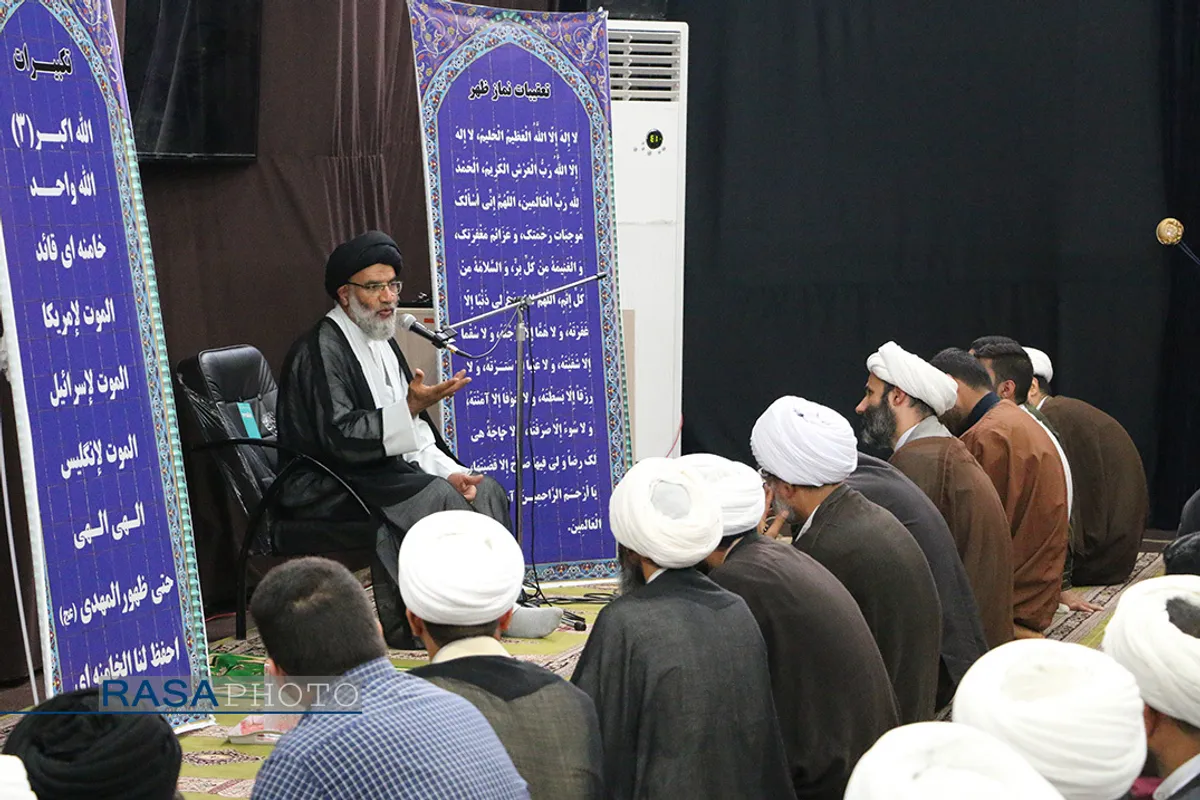 دیدار نماینده ولی فقیه در استان خوزستان با جمعی از طلاب اهواز