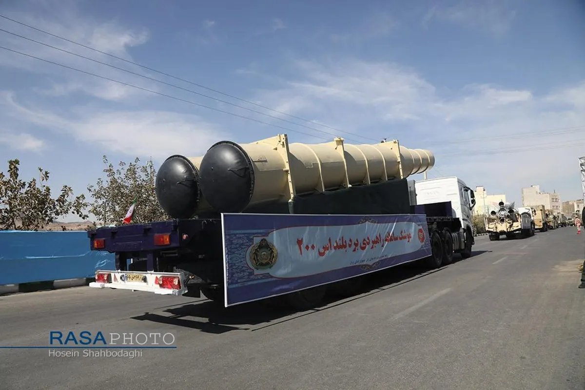 رژه یگان&zwnj;های نمونه نظامی و انتظامی نیروهای مسلح استان قم