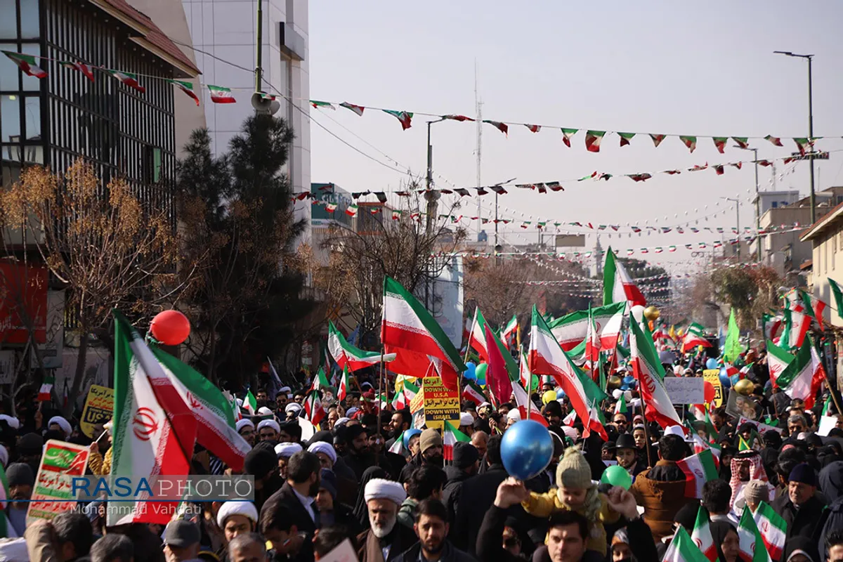 راهپیمایی باشکوه مردم قم در جشن پیروزی انقلاب