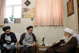 دیدار حجت الاسلام والسملمین خاموشی رئیس ساز مان اوقاف با مراجع تقلید و علما