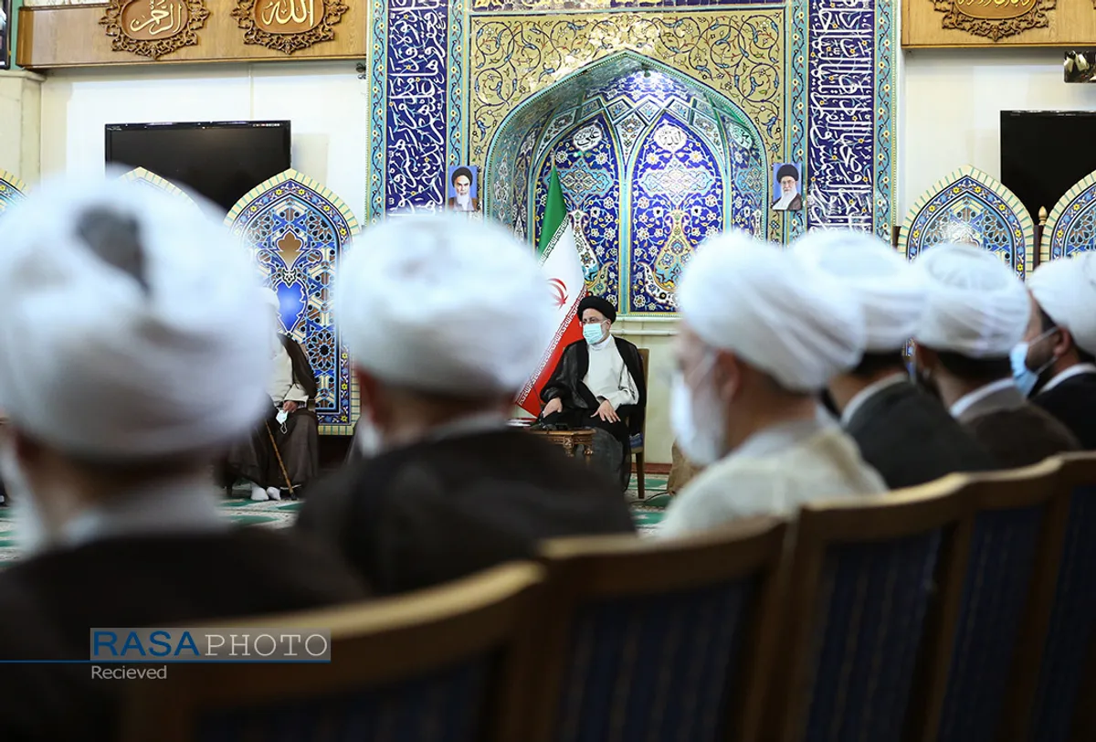 دیدار جمعی از علما و شخصیت&zwnj;های حوزوی با رئیس جمهور