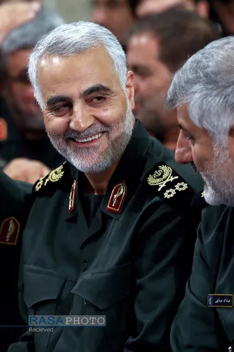 مجموعه&zwnj;ای از عکس&zwnj;های سردار شهید حاج قاسم سلیمانی در کنار رهبر معظم انقلاب