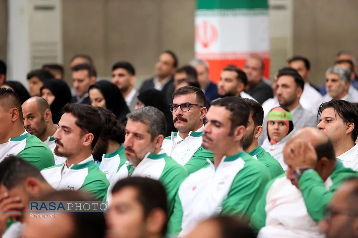 دیدار اعضای کاروان&zwnj;های اعزامی ایران به بازی&zwnj;های المپیک و پارالمپیک ۲۰۲۴ با رهبر انقلاب