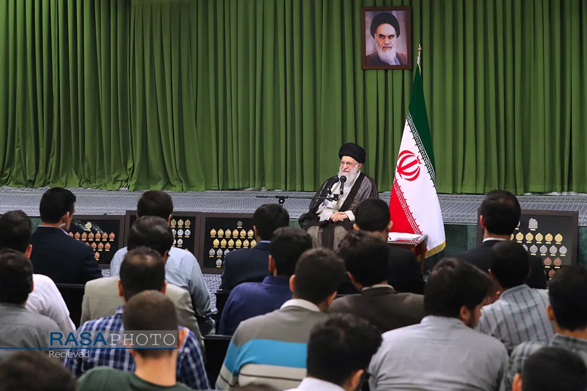 دیدار مدال&zwnj;آوران المپیاد&zwnj;های علمی و اعضای تیم ملی والیبال جوانان با رهبر انقلاب
