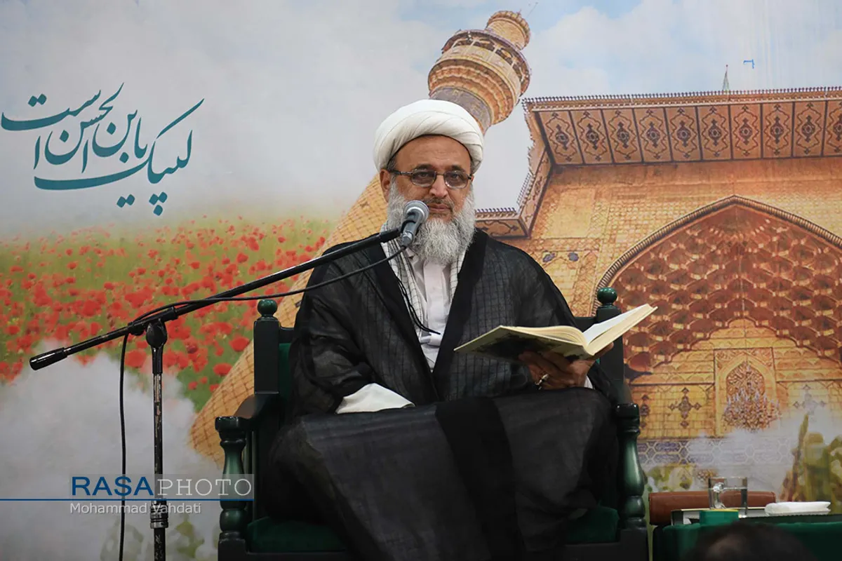 مناجات خوانی شب&zwnj;های ماه مبارک رمضان در هیئت محبین اهلبیت