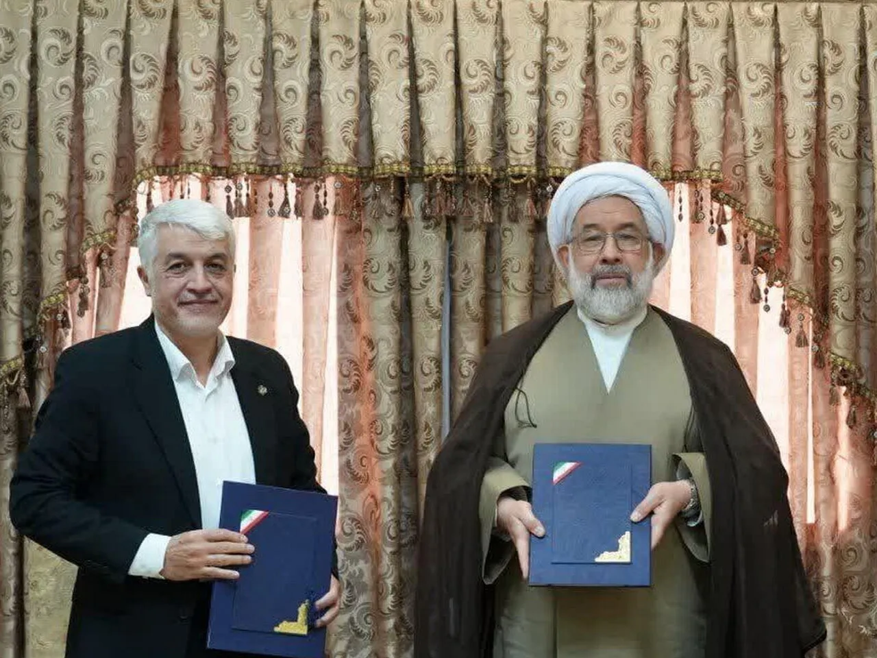 امضای تفاهم نامه میان المصطفی و دانشگاه خواجه نصیرالدین طوسی