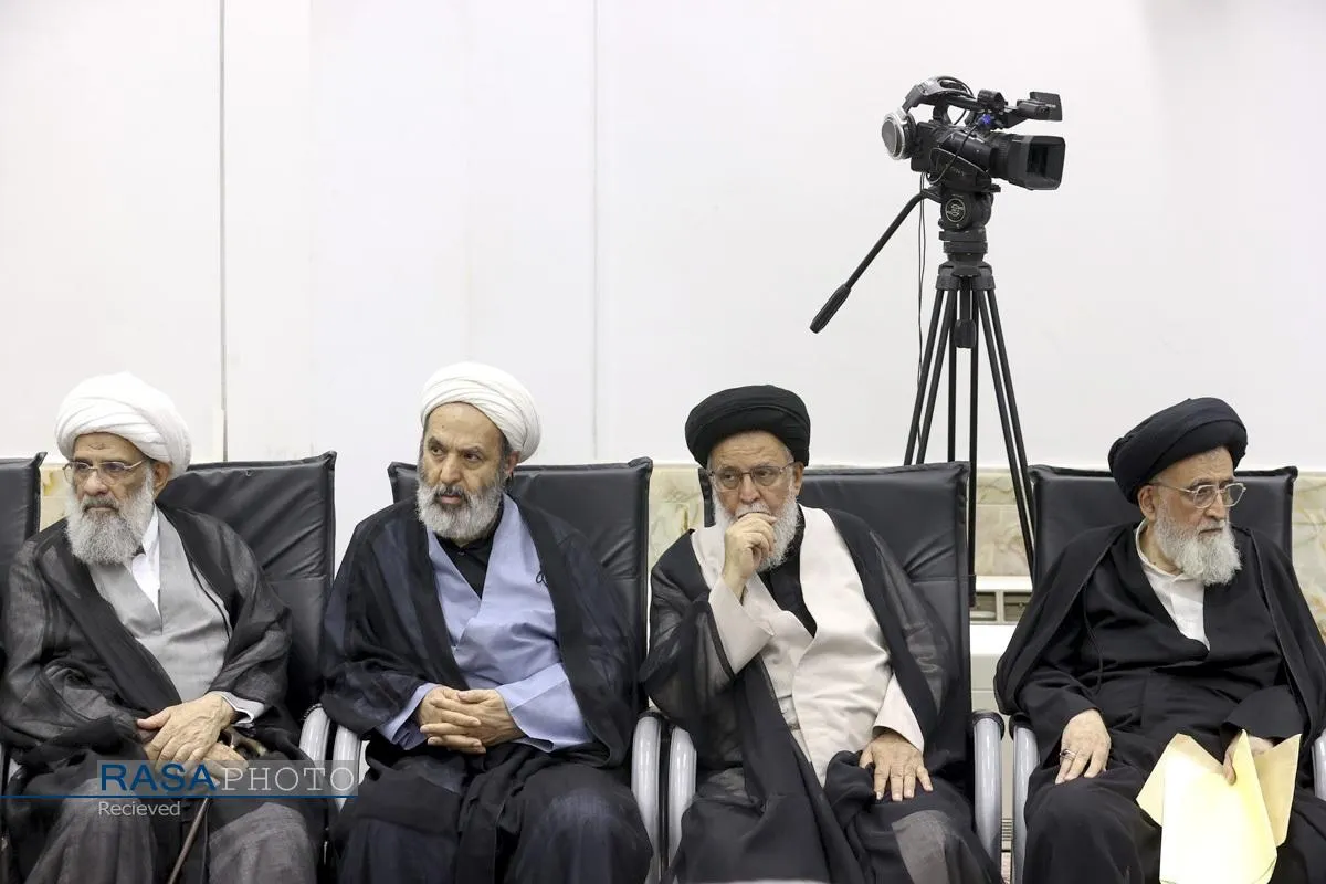دیدار پزشکیان با اعضای جامعه مدرسین حوزه علمیه قم
