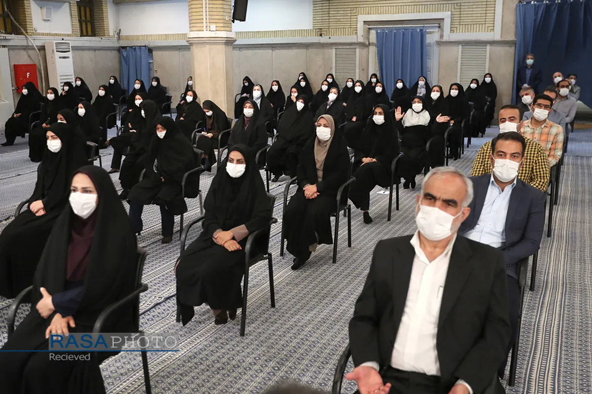 دیدار جمعی از معلمان با مقام معظم رهبری