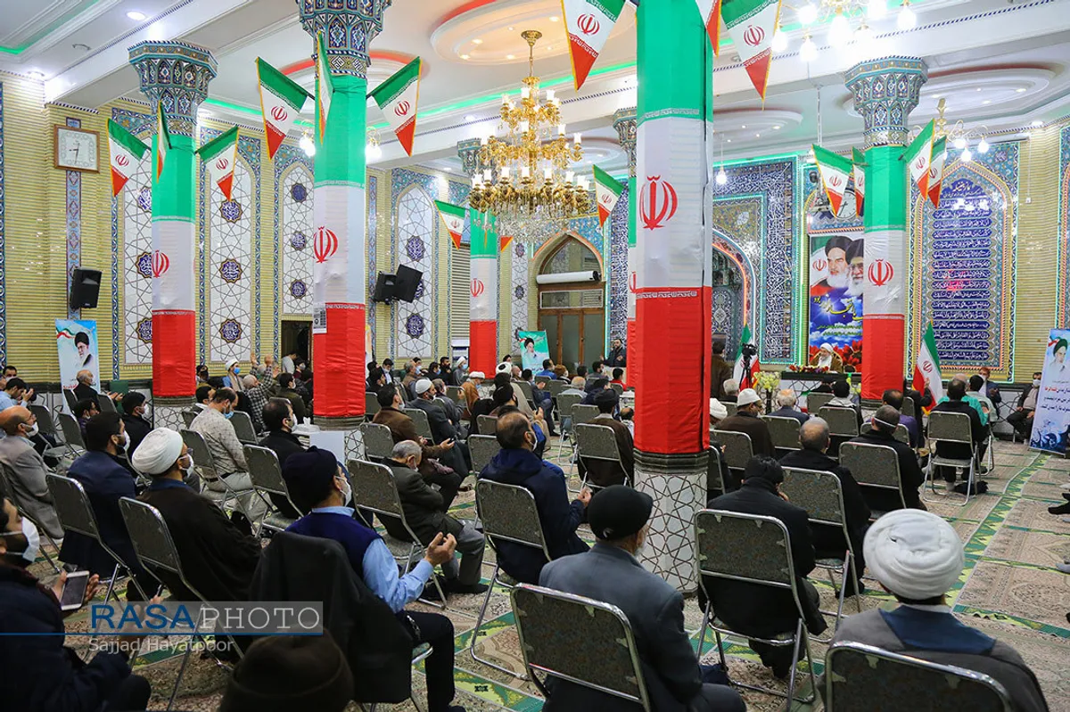 جشن ویژه دهه مبارکه فجر در مسجد چهارمردان قم
