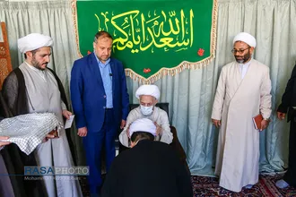 جشن عمامه&zwnj;گذاری طلاب توسط حضرت آیت الله سبحانی
