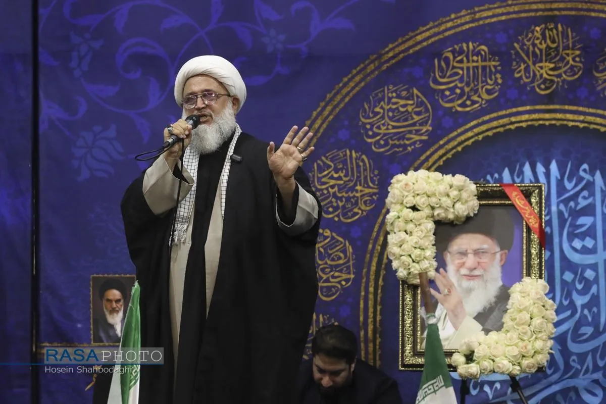 وداع با با پیکر شهید مجید دلیریان در حرم کریمه اهلبیت (س)