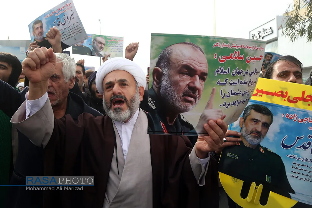 راهپیمایی نمازگزاران قم در حمایت ازسپاه و اقتدار و امنیت نظام اسلامی