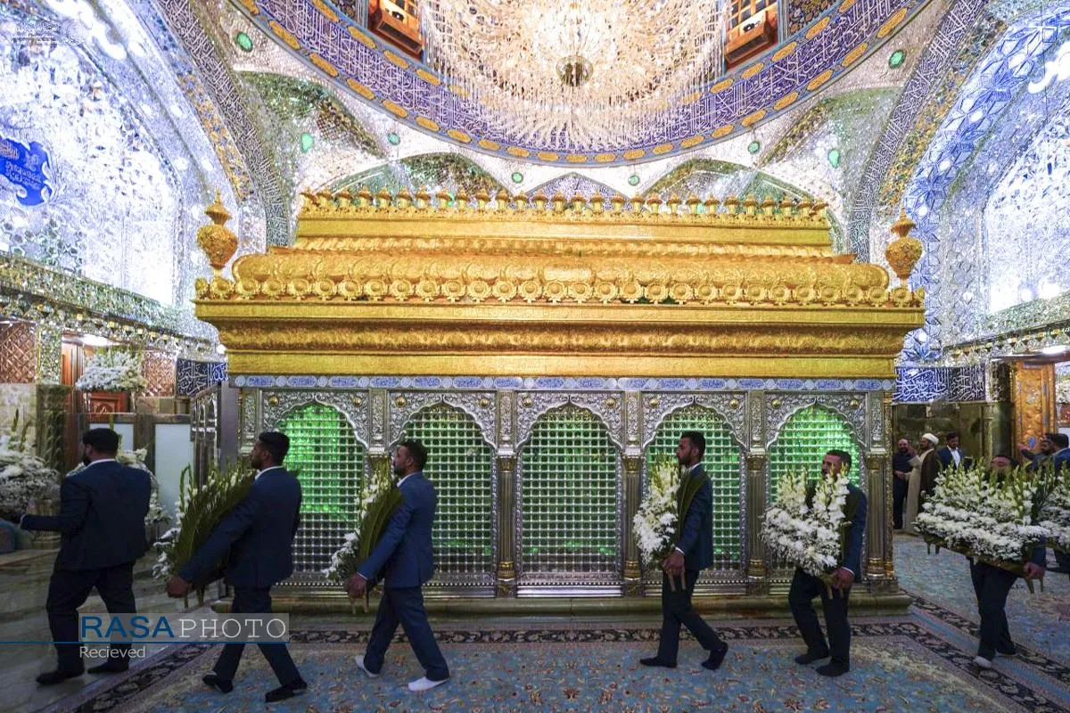 گل&zwnj;آرایی ضریح مطهر علوی در آستانه عید سعید غدیر