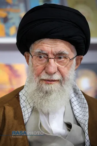 بازدید رهبر معظم انقلاب از سی و پنجمین نمایشگاه بین&zwnj;المللی کتاب تهران