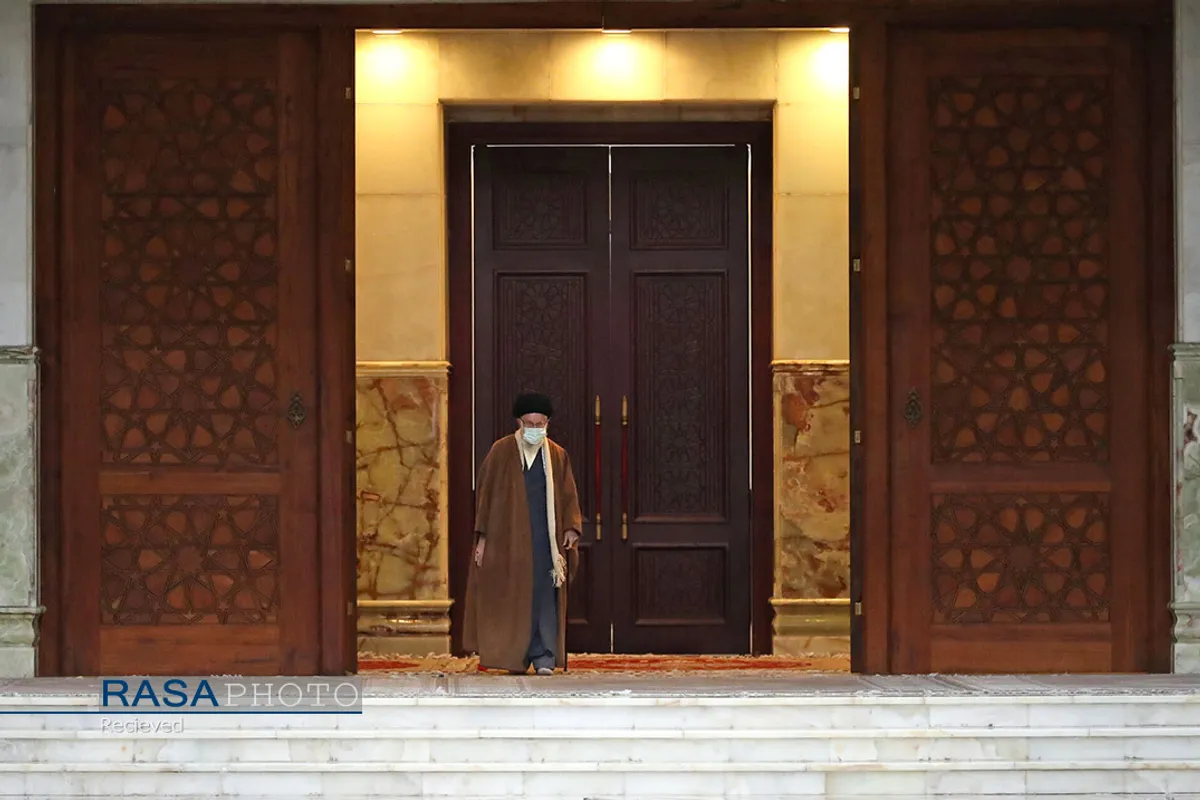 حضور مقام معظم رهبری در مرقد مطهر امام خمینی (ره) و گلزار شهیدان