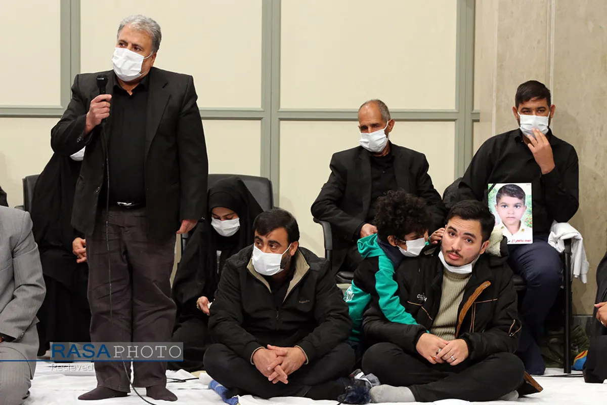 دیدار خانواده شهدای حادثه&zwnj; تروریستی شاهچراغ شیراز با رهبر معظم انقلاب
