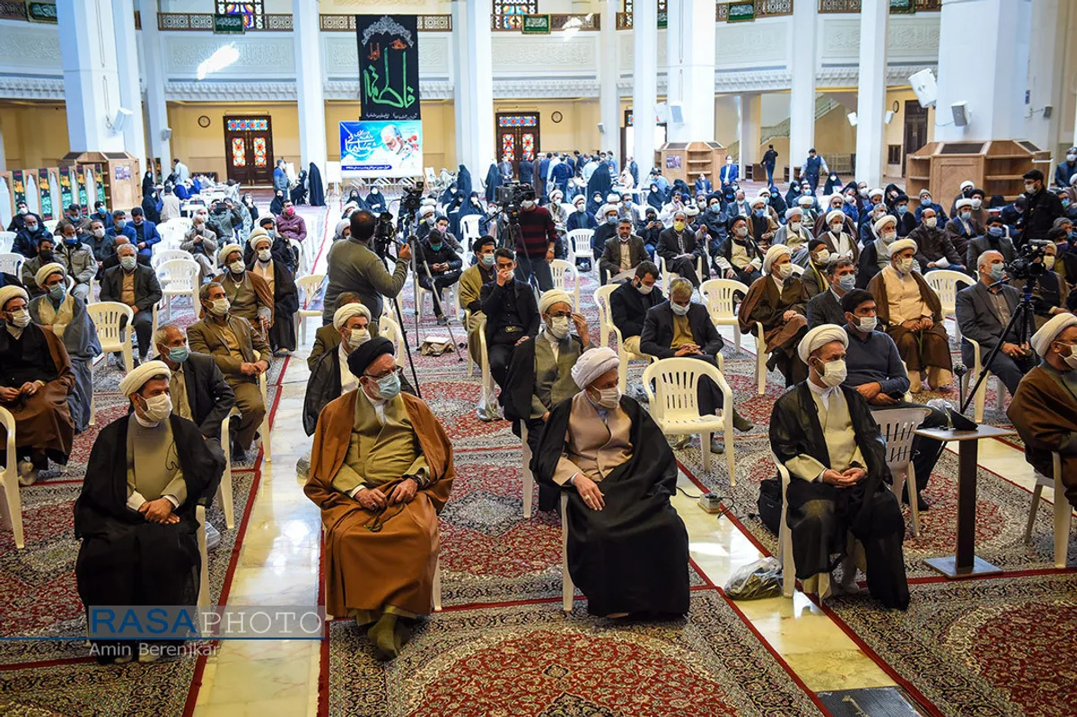 مراسم ارتحال آیت الله مصباح یزدی در حرم مطهر احمد بن موسی (ع) در شیراز&lrm;