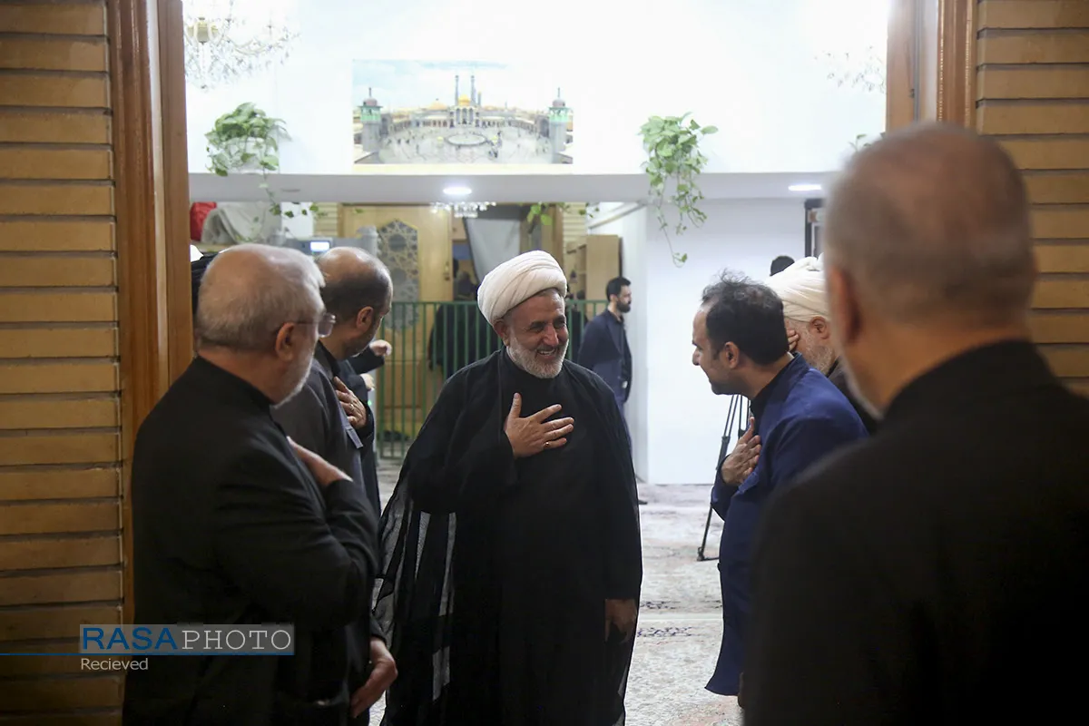 بزرگداشت رهبر شهید انقلاب از سوی آیت&zwnj;الله مکارم شیرازی در حرم مطهر
