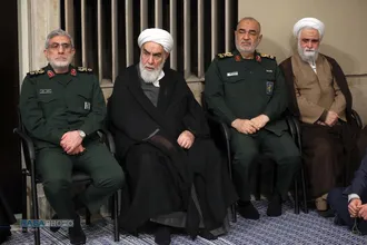 دیدار جمعی از خانواده&zwnj;های شهدای مدافع حرم و مقاومت در پنجمین سالگرد شهید سلیمانی با رهبر انقلاب