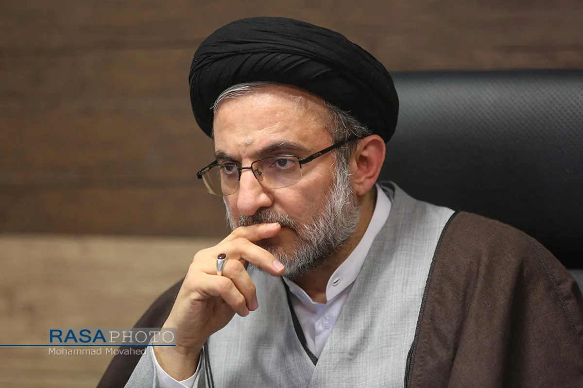 نشست حجت الاسلام خاموشی نماینده، ولی فقیه و ریاست سازمان اوقاف و امور خیریه با خطبا برجسته کشور