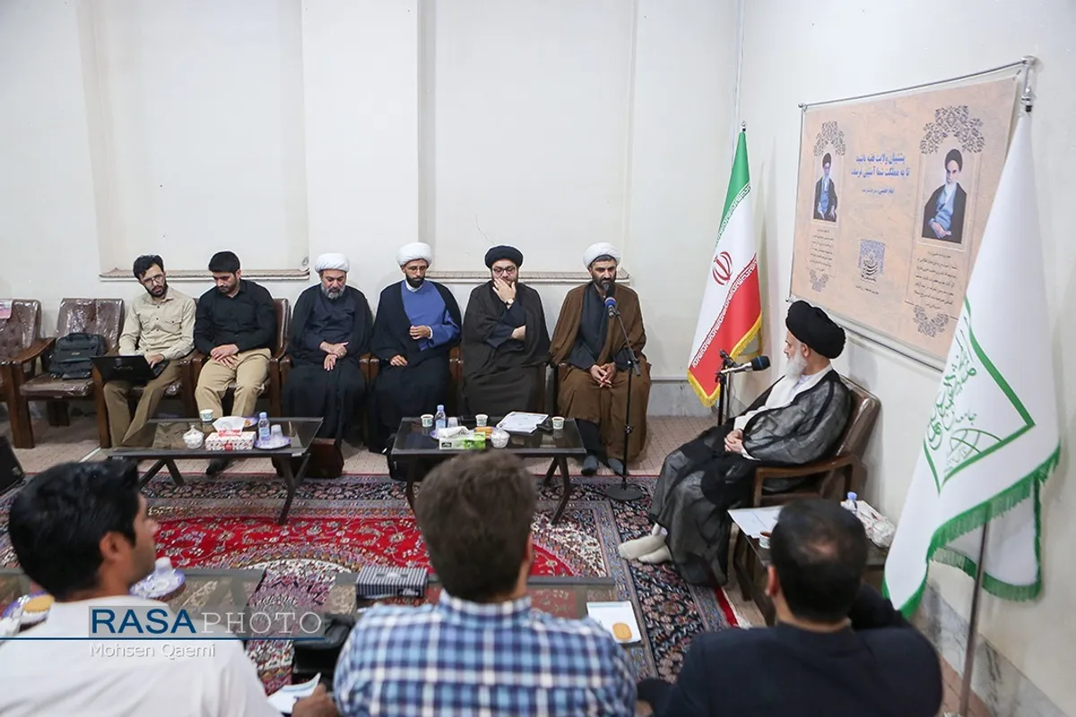 دیدار مدیرعامل و اعضای خبرگزاری رسا با رئیس جامعه مدرسین حوزه علمیه قم