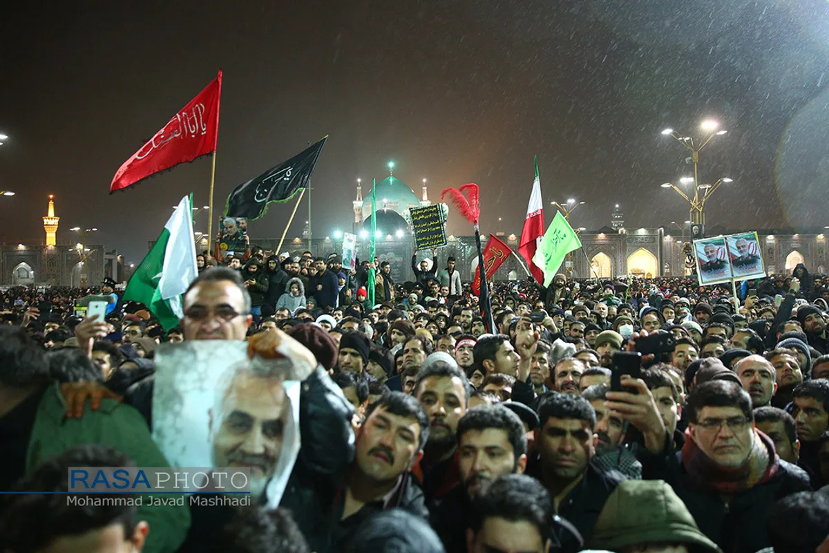طواف پیکر شهید حاج قاسم سلیمانی و شهداء در مضجع منور رضوی