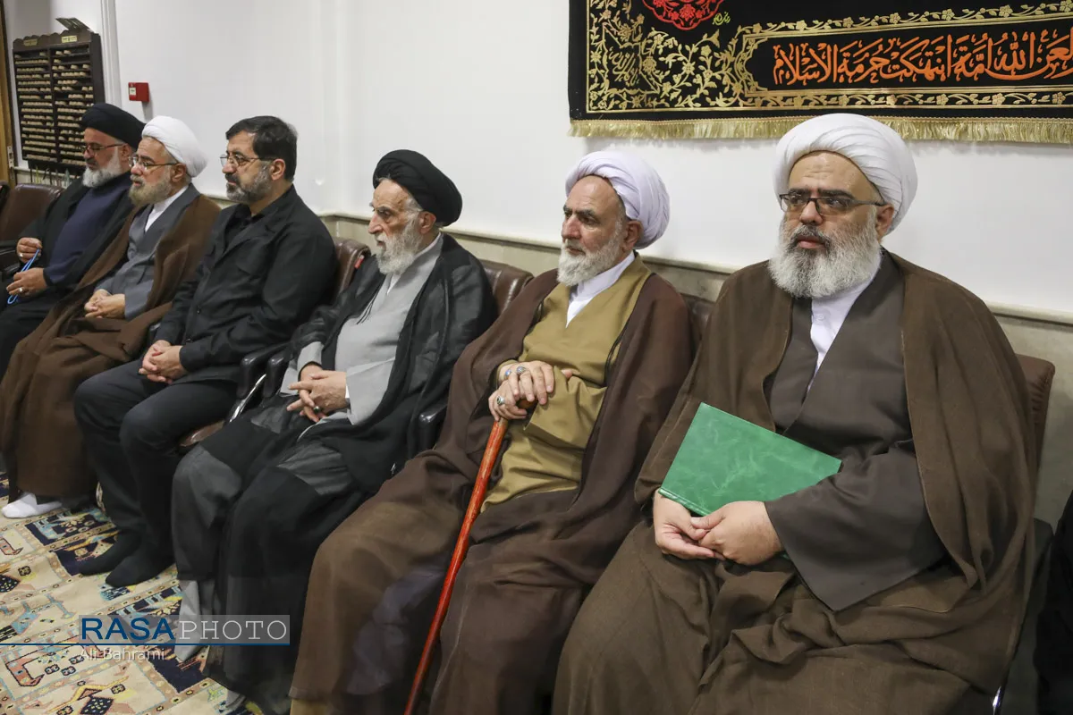 مراسم بزرگداشت قائد شهید امت حضرت آیت&zwnj;الله&zwnj;العظمی خامنه ای در دفتر حضرت آیت الله جوادی آملی