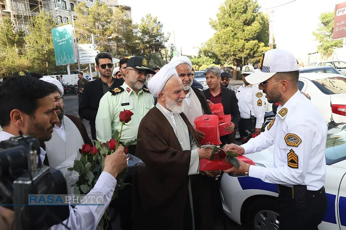 مراسم تجلیل از مجریان طرح نور حجاب و عفاف با حضور آیت الله محمدی عراقی