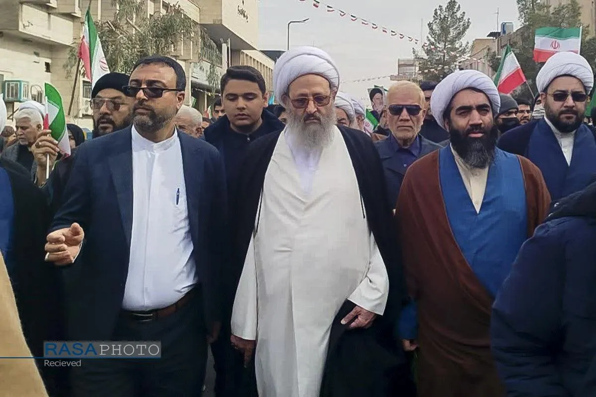 حضور آیت الله فقیهی در راهپیمایی یوم الله ۲۲ بهمن در قم