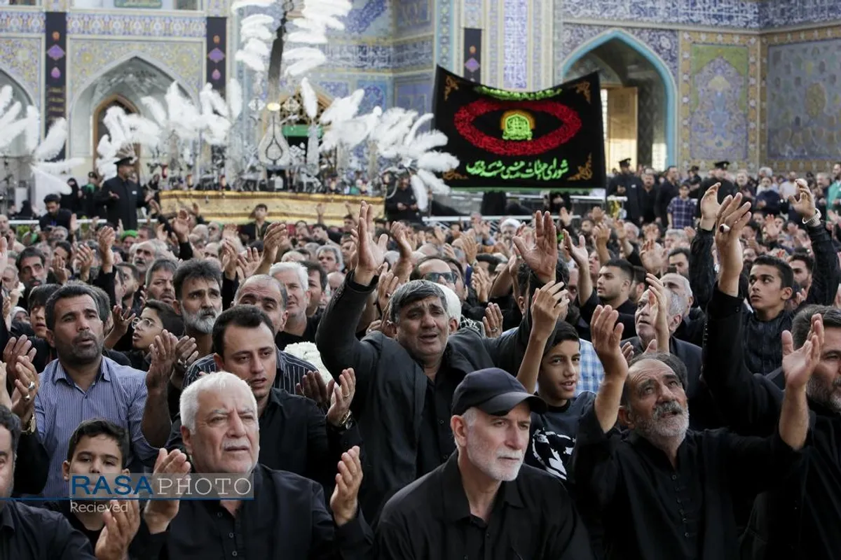آیین اذن عزا و تعویض پرچم حرم مطهر رضوی در آغاز ماه محرم