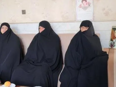 دیدار مدیر جامعه الزهرا با خانواده شهید حیدری مجد