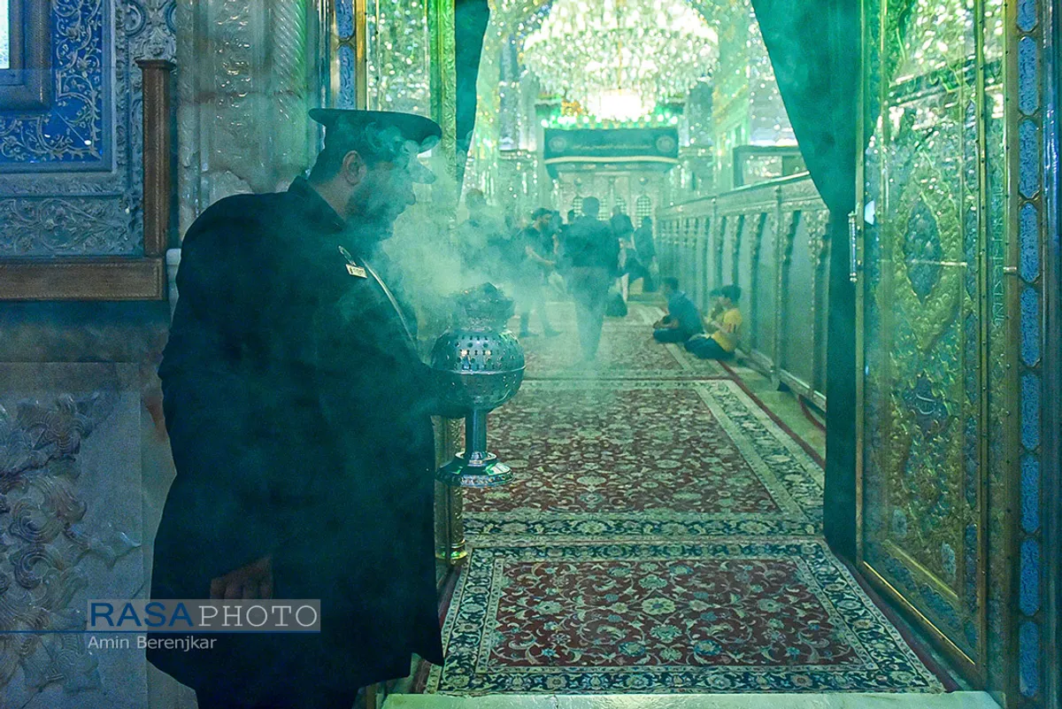 عزاداری شب چهارم محرم در حرم حضرت شاهچراغ (ع) &lrm;&lrm;