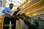 گل&zwnj;آرایی ضریح مطهر حضرت معصومه (س) در شب میلاد امام رضا (علیه السلام)