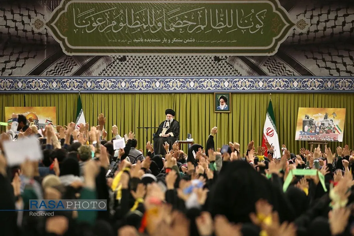 دیدار دانش&zwnj;آموزان و دانشجویان با مقام معظم رهبری