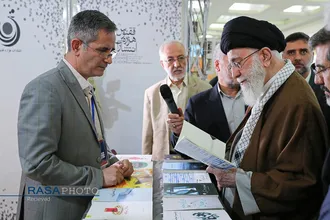 بازدید رهبر معظم انقلاب از سی و پنجمین نمایشگاه بین&zwnj;المللی کتاب تهران
