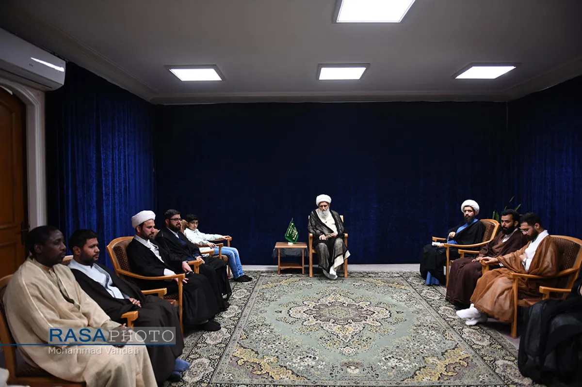 جشن عمامه&zwnj;گذاری طلاب در روز میلاد حضرت بقیة الله الاعظم (عج)